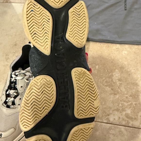 Balenciaga Cream Chunky Sneakers - Picture 6 of 7